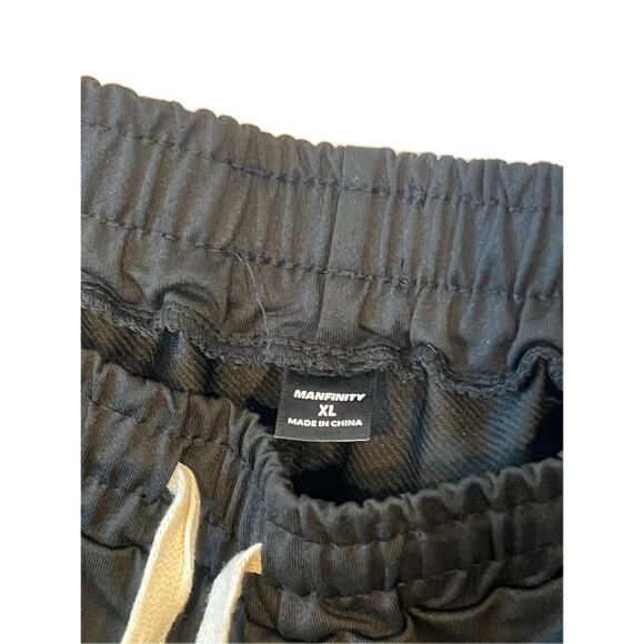 Manfinity IDK IDC IDGAF Black Shorts Mens XL - Picture 3 of 3